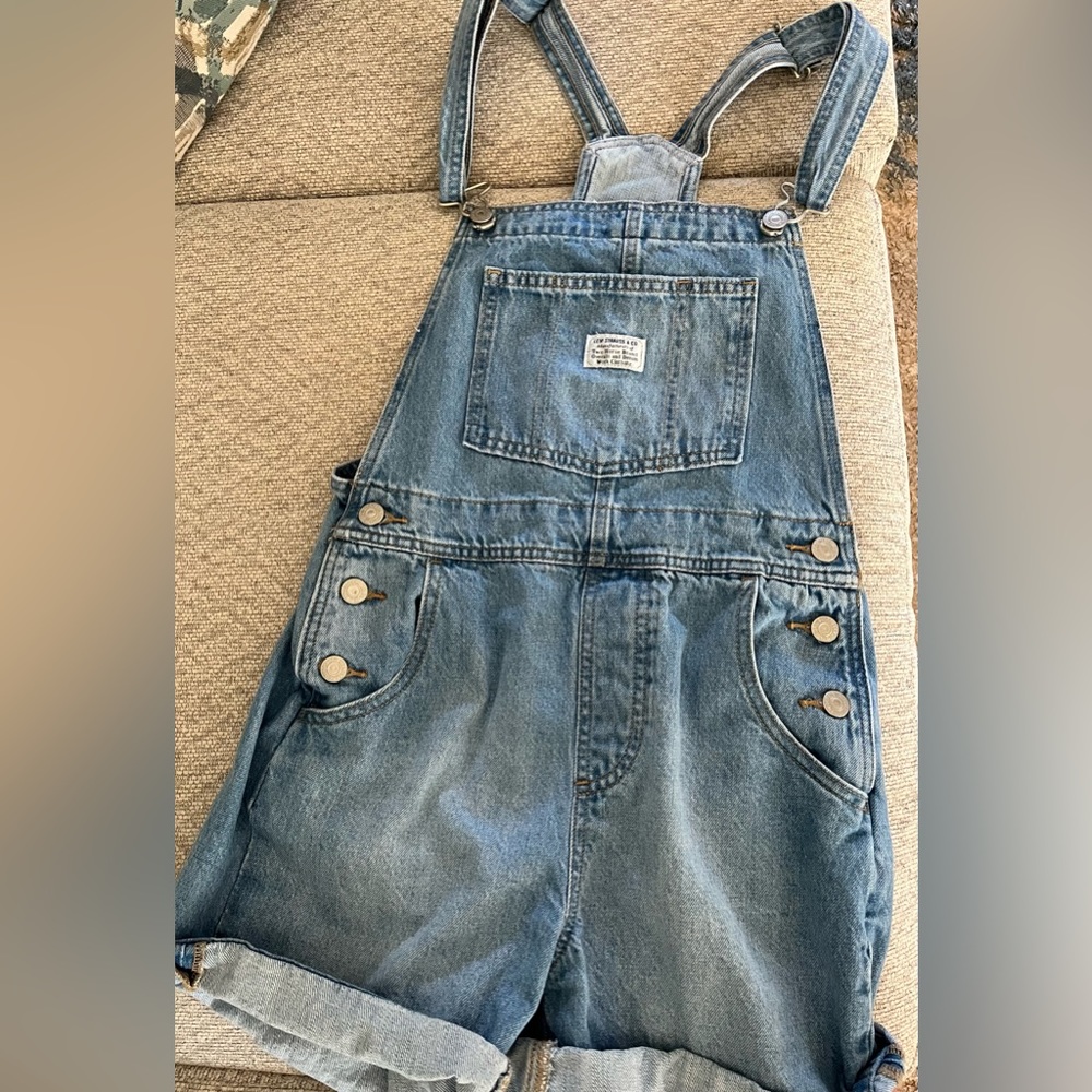 Levi's®
In the Field Vintage Shortall